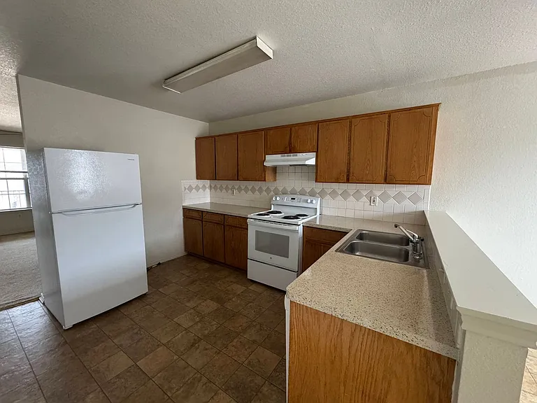 3301 Toledo Dr — Photo 5