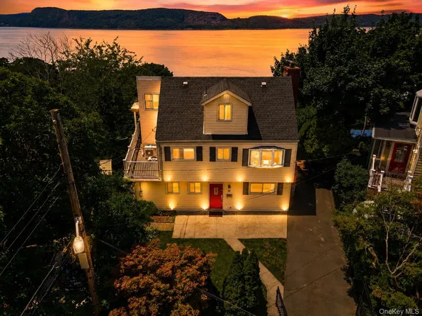 12 Riverview Court, Ossining, NY 10562
