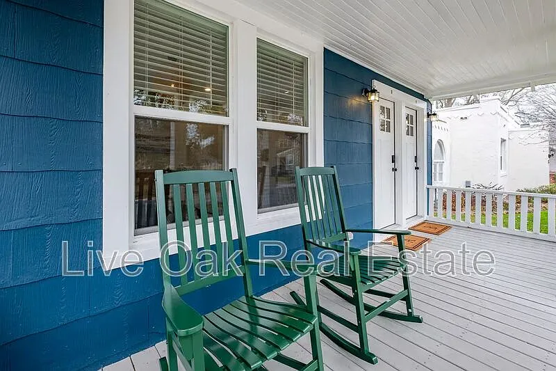 2 bed, 1.0 bath, 1000 sqft, $1,695 — Photo 3