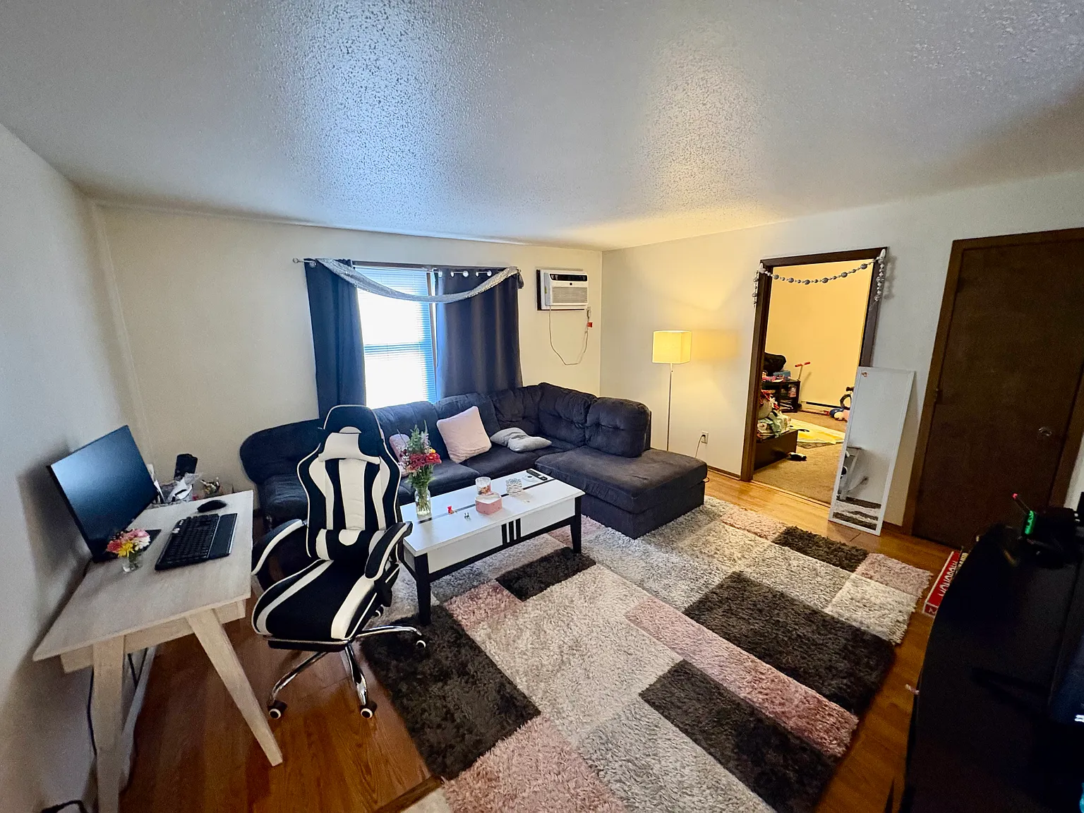 2 bed, 908 sqft, $795 — Photo 3