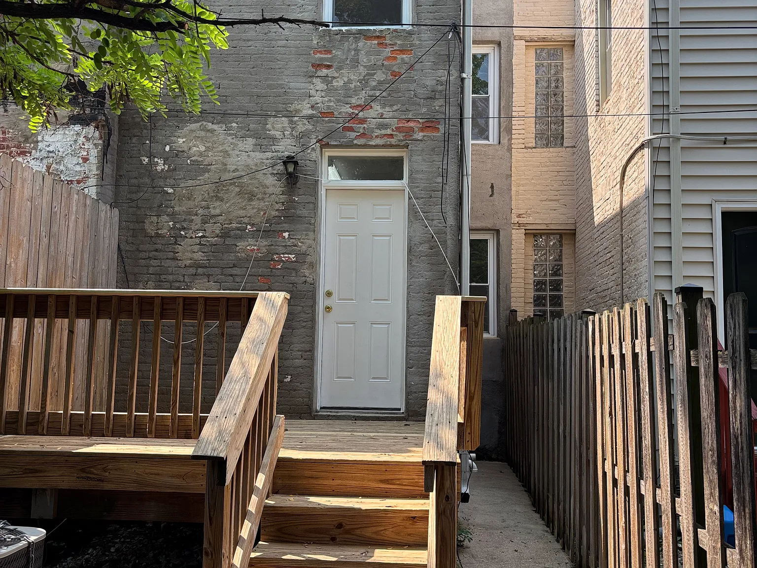 3 bed, 1400 sqft, $1,690 — Photo 2