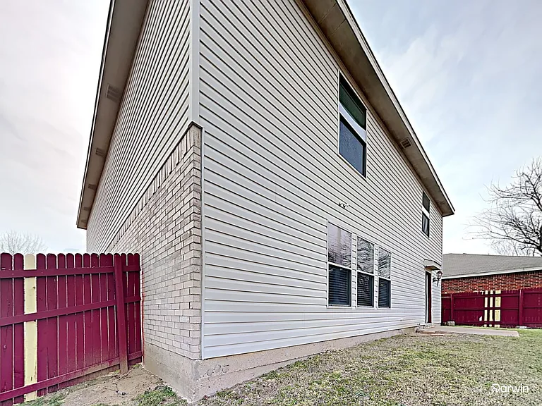4050 Hunters Creek Dr — Photo 17