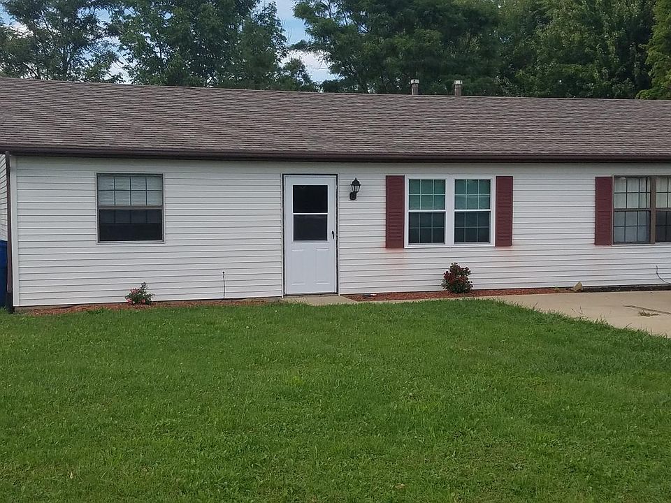 Front of Ranch style duplex