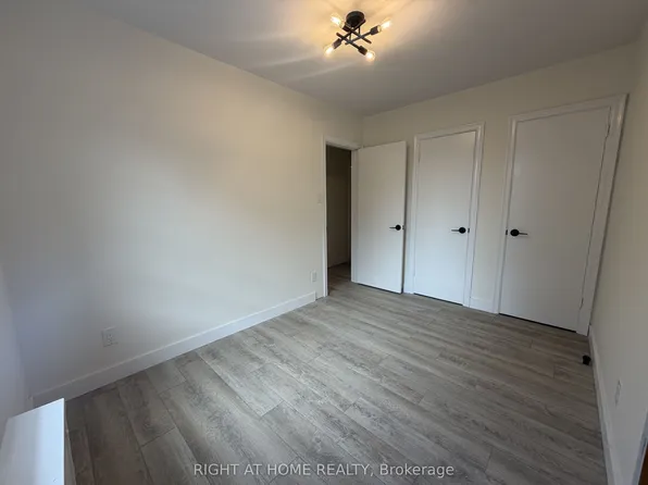 3384 Lake Shore Blvd W, Toronto, ON