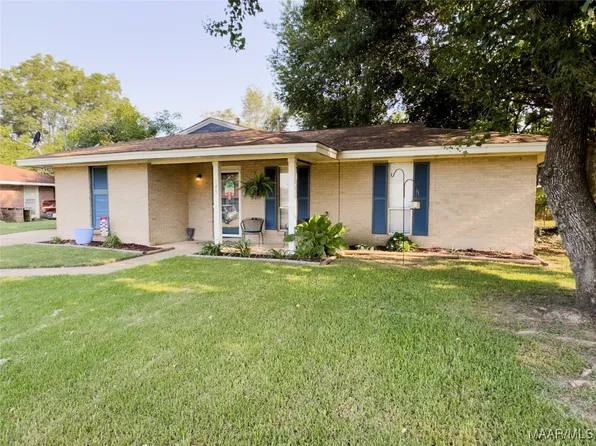 145 Beth Manor Dr, Prattville, AL 36066