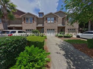 8866 Sanderling Ln, Navarre, FL 32566