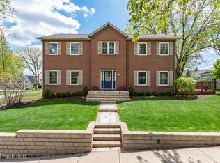 140 N Wilmette Ave, Westmont, IL