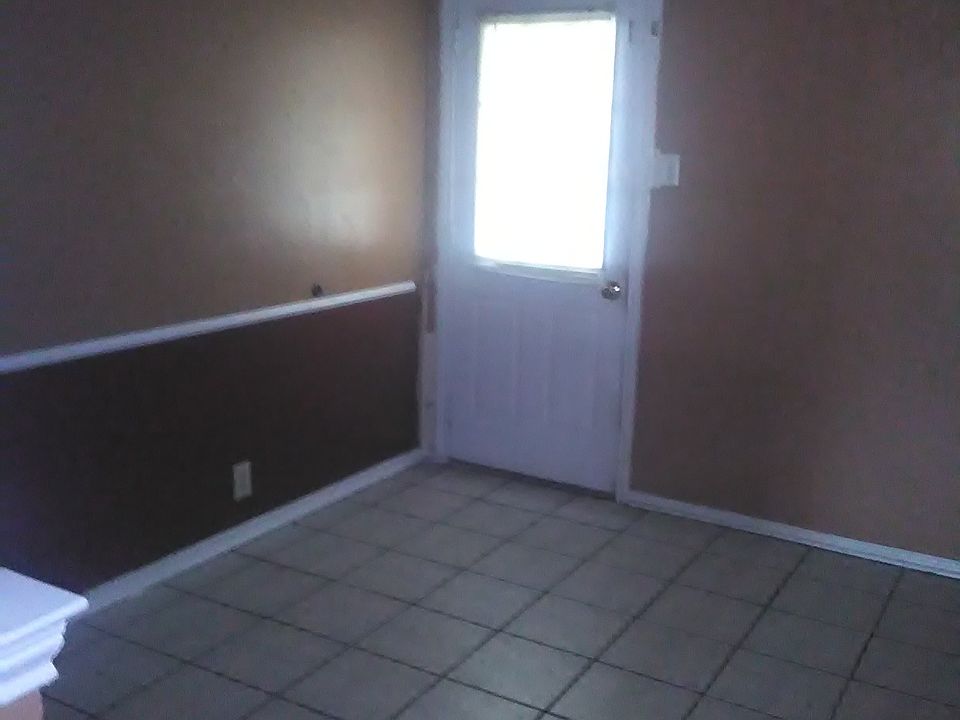2nd image of 1304 N Nolan River Rd #A-b