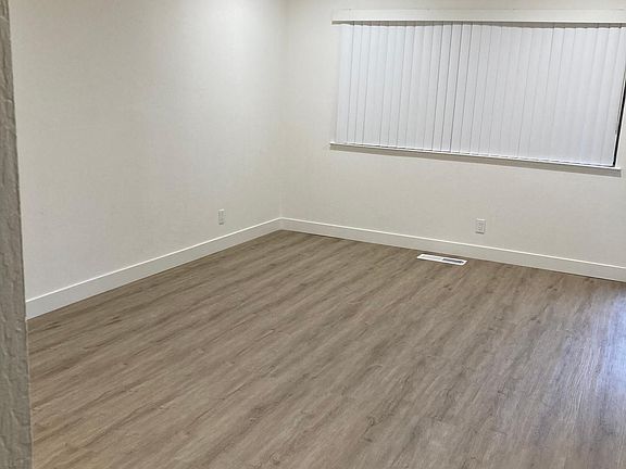 4th image of 4398 Moorpark Ave #2