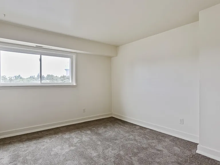 620 6th Ave #205 — Photo 13