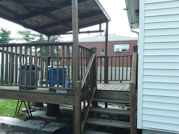 3rd image of 74 Seymour Ave