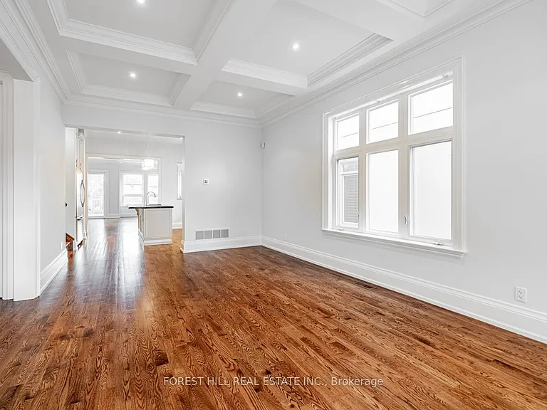 415 Deloraine Ave — Photo 12