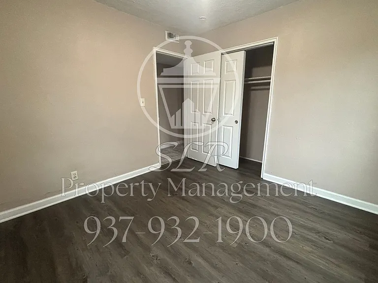 1029 Blakley Dr — Photo 21