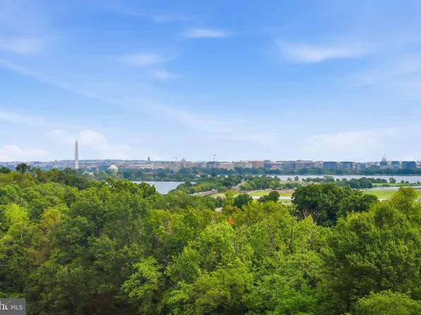 1805 Crystal Dr APT 912S, Arlington, VA 22202