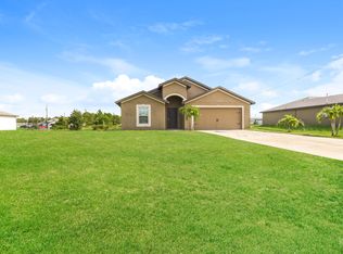 189 Blackstone Dr, Fort Myers, FL 33913