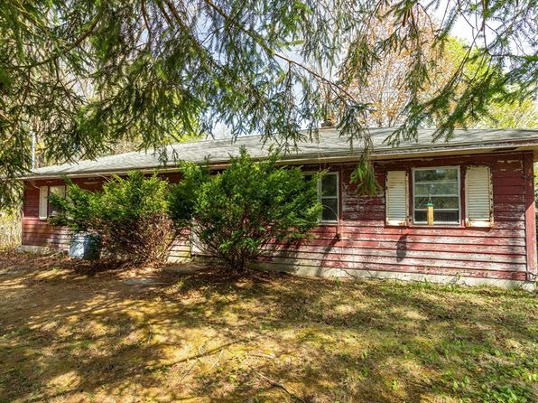 14 Deer Pond Dr, Leicester, MA 01524