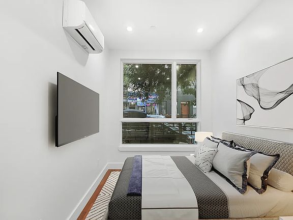 4th image of 1493 Dekalb Ave #1B