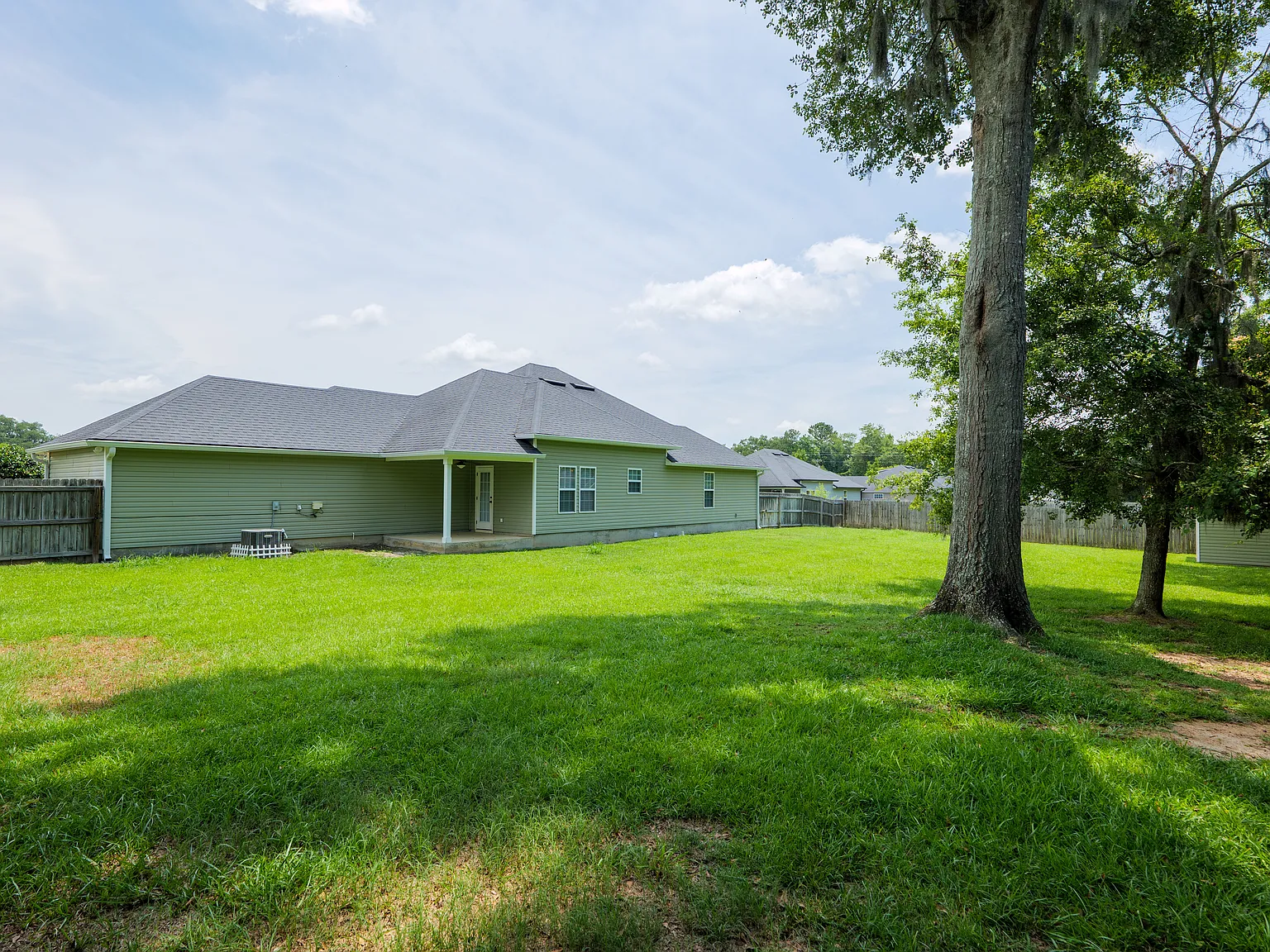 4 bed, 1704 sqft, $2,200 — Photo 3