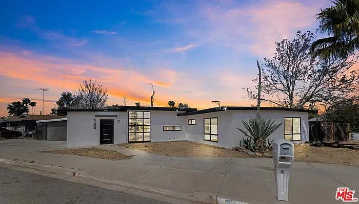 3 bed, 1796 sqft, $2,800 — Photo 1