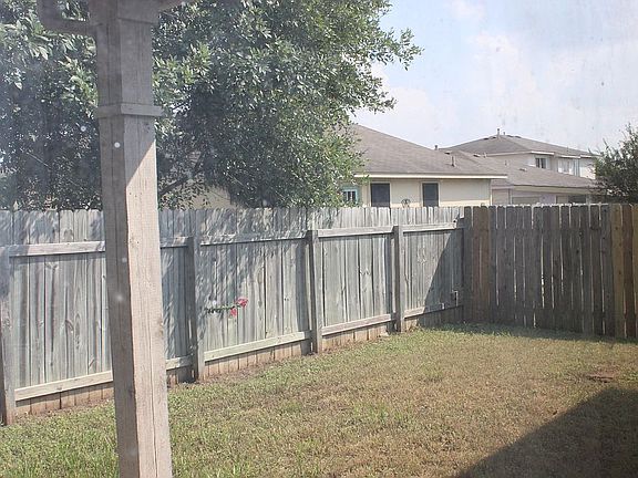 4th image of 4011 Sojourner St