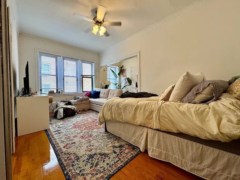 3812 N Pine Grove Ave — Photo 15