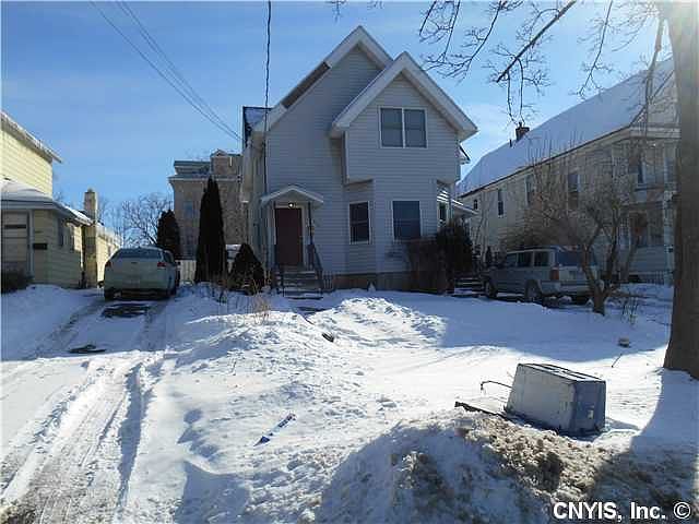 2nd image of 1002-04 Four Danforth St