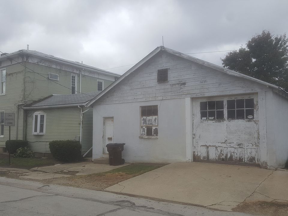 2nd image of 629 Walnut St