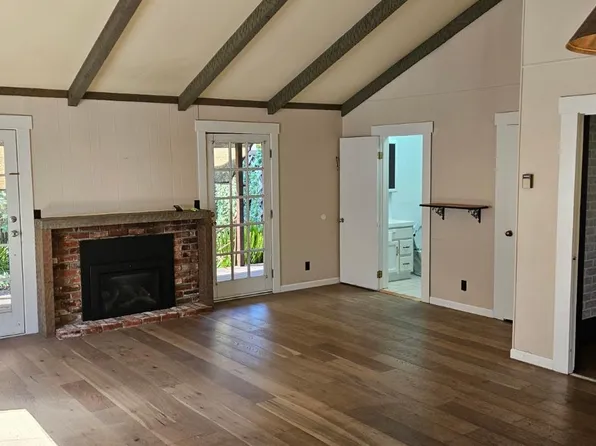 523 Center Street, Healdsburg, CA 95448