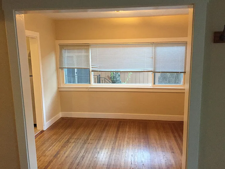 40 Manor Rd — Photo 7