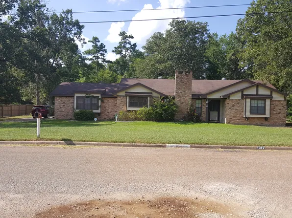 1012 Edgewood Cir, Lufkin, TX 75904