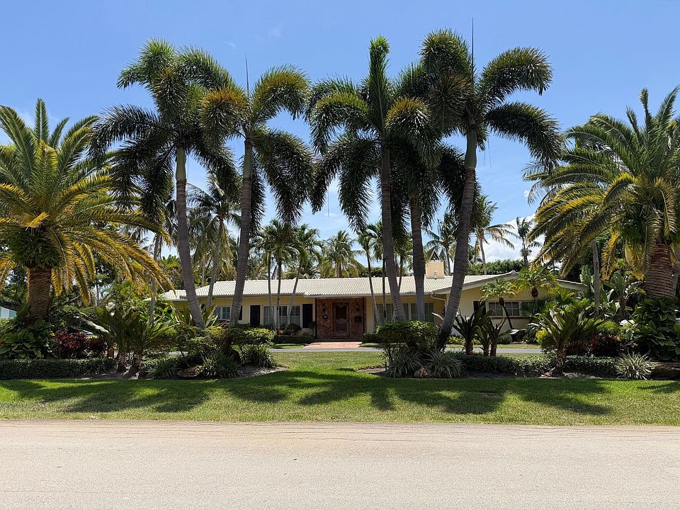 1st image of 300 NW 12th Street
