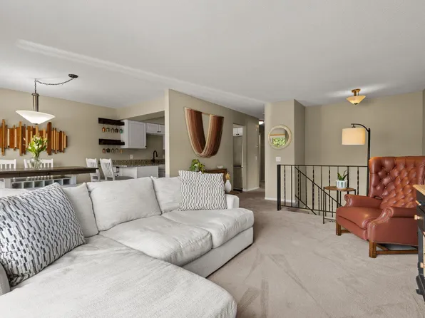 9257 Dartford Rd, Woodbury, MN 55125