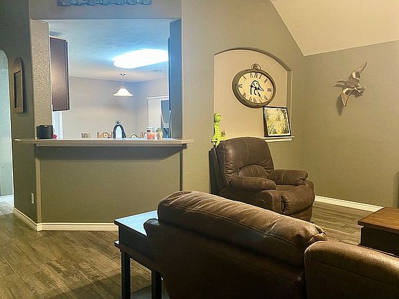 4th image of 10518 Devinwood Dr