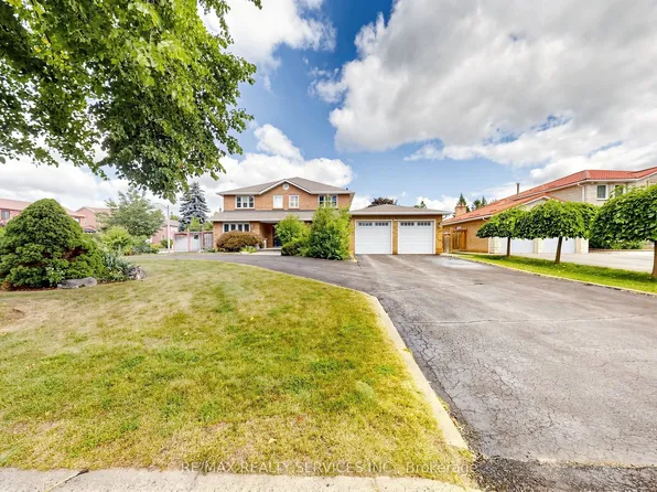 35 Linden Cres, Brampton, ON L6S 4G1