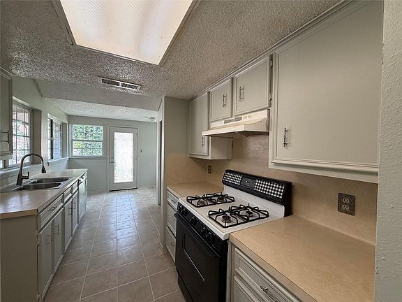 4th image of 1412 Gatlinburg Dr
