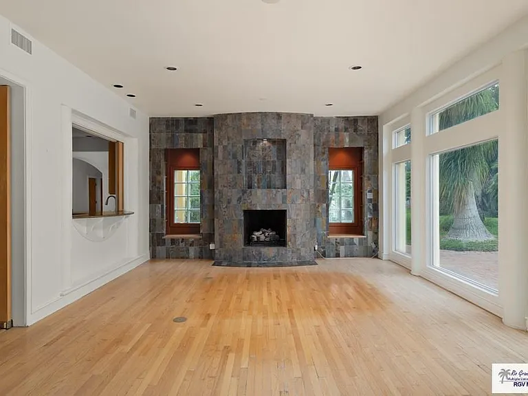 3201 Lazy Lake Dr — Photo 10
