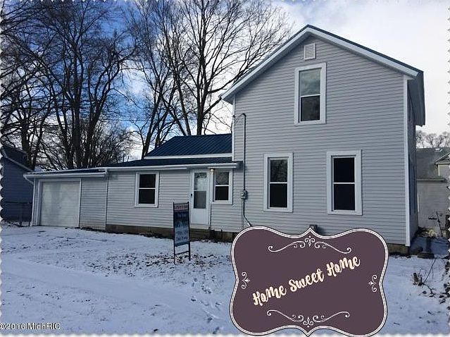 1st image of 204 Grand Rapids St