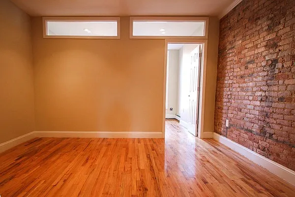 Rented by Hagstrom Management Inc | media 32