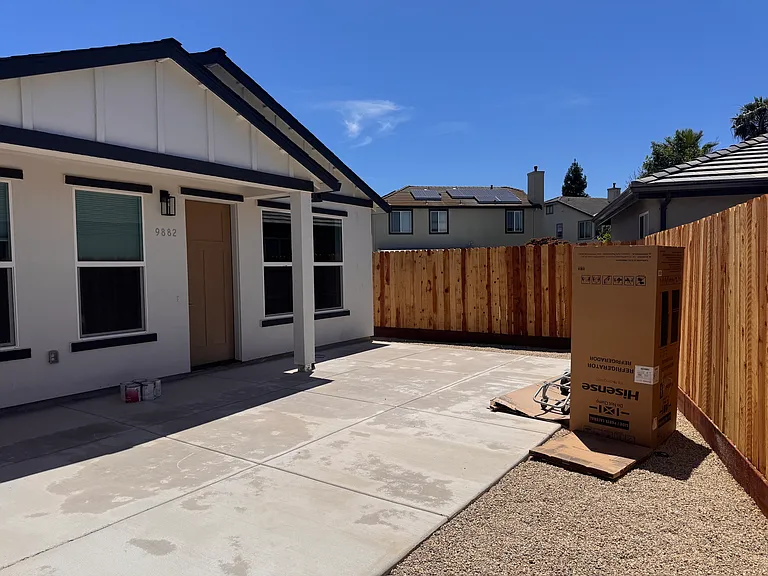 9882 Alphonse Ct — Photo 2