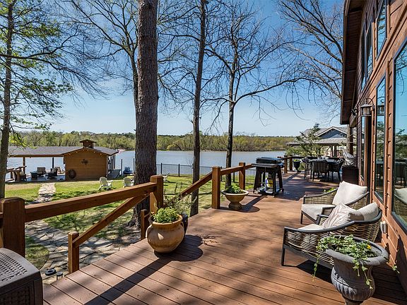 4th image of 551 Eagle Point Dr W