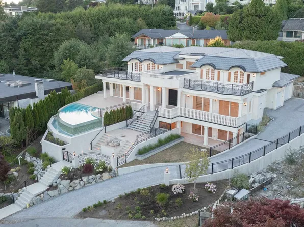 1445 Sandhurst Pl, West Vancouver, BC V7S 2P4