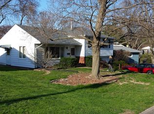 1612 Bellevue Ave, Bettendorf, IA 52722