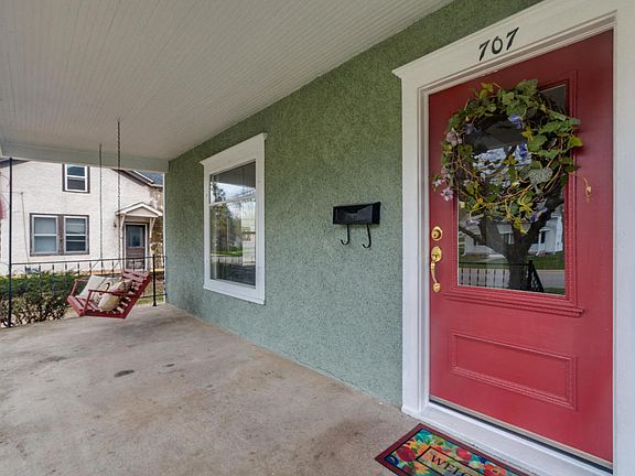 3rd image of 707 W Mansion St