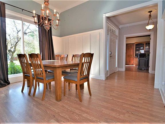 4th image of 3344 Woodview Dr