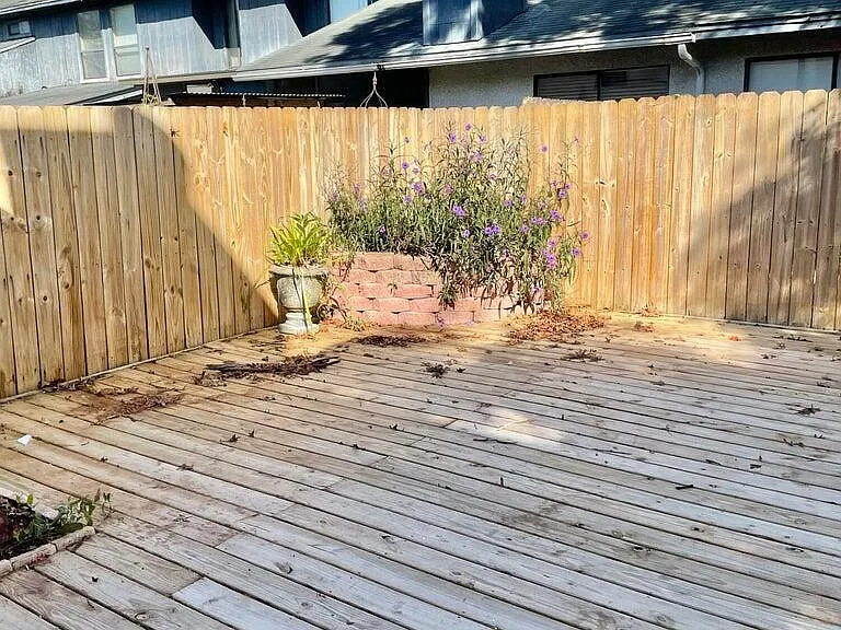 1185 Romaine Cir W — Photo 20