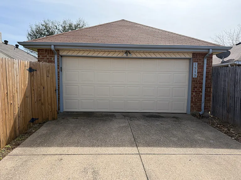 1519 Windmill Ln — Photo 14