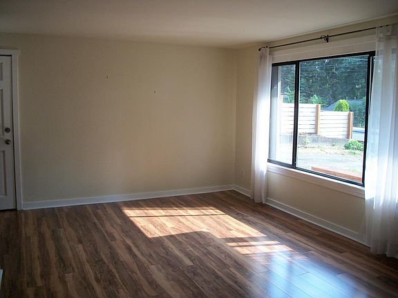 3rd image of 23104 53rd Ave W