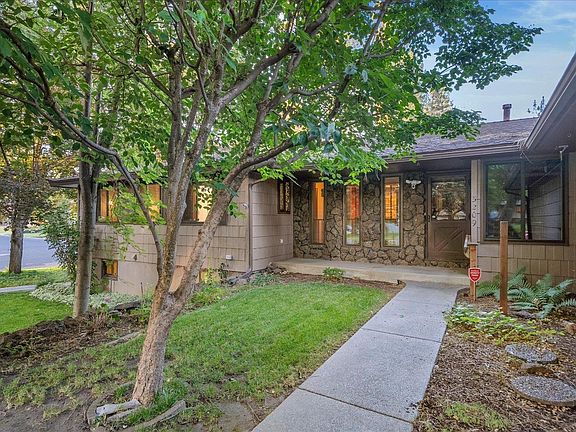 3rd image of 5209 W Myrtlewood Ct