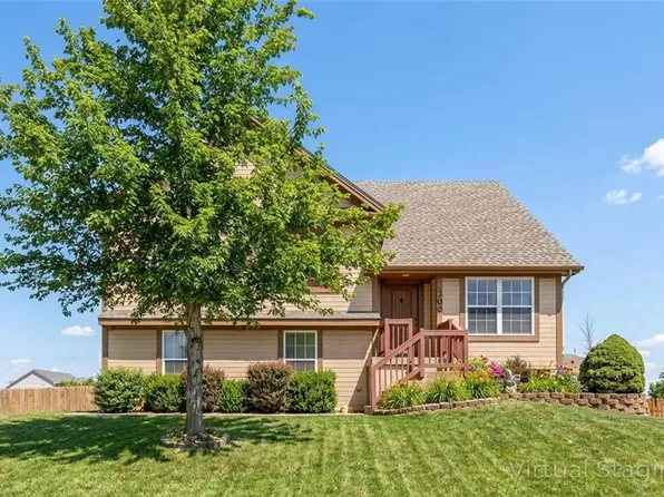 300 NE 192nd Ter, Smithville, MO 64089