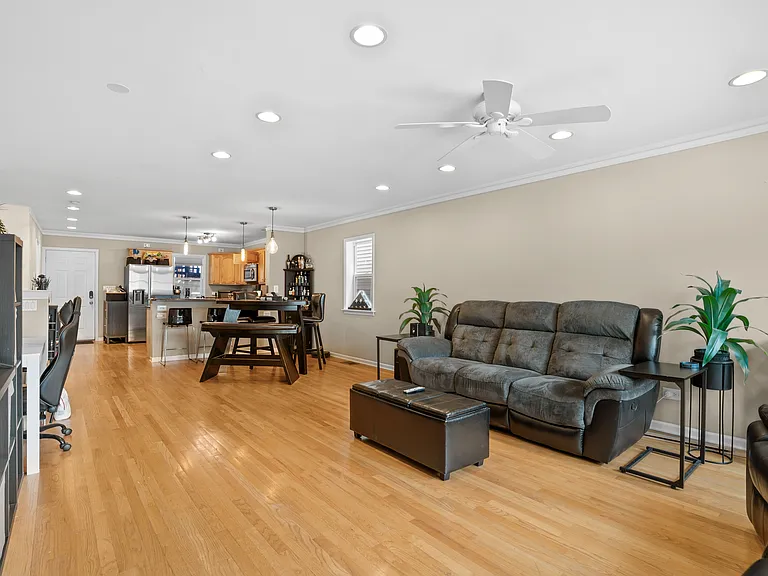 1632 W Blackhawk St #1 — Photo 5